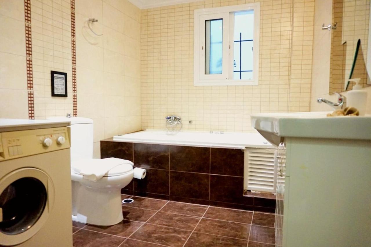 Piraeus Bright Apt Екстериор снимка